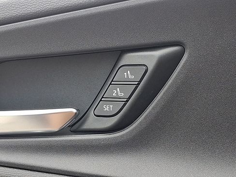 New 2026 Toyota Prius Plug-In Hybrid FWD image 18