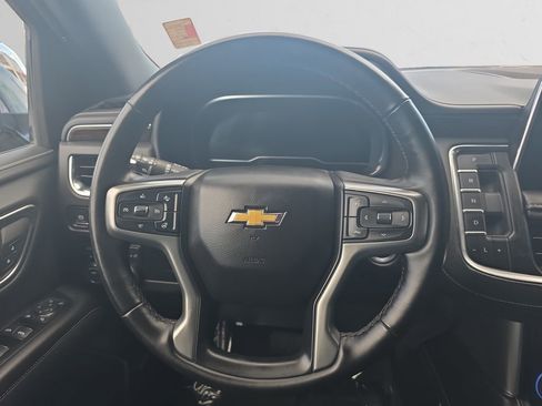 Used 2023 Chevrolet Suburban Premier image 13