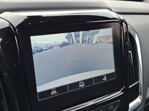 Used 2023 Chevrolet Traverse LT image 14