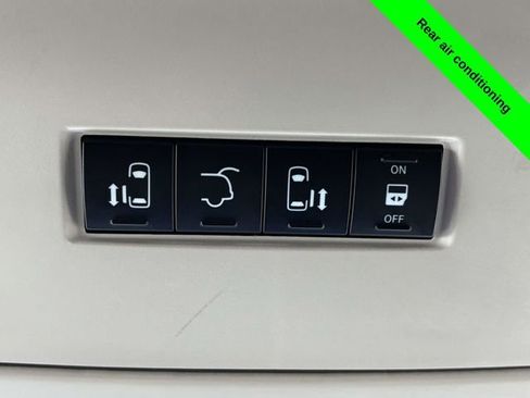 Used 2016 Dodge Grand Caravan SXT w/ Rear Park Assist Package FWD image 20