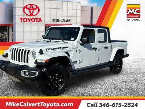 Used 2022 Jeep Gladiator Sport AWD/4WD image 1