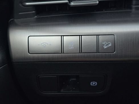 Used 2025 Hyundai Kona SEL FWD image 23