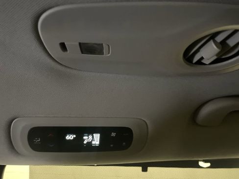 Used 2022 Chrysler Pacifica Touring-L FWD image 14