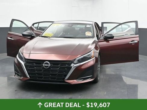 Used 2024 Nissan Altima 2.5 SV image 53