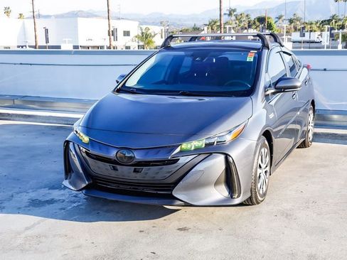 Used 2022 Toyota Prius Prime XLE FWD image 4