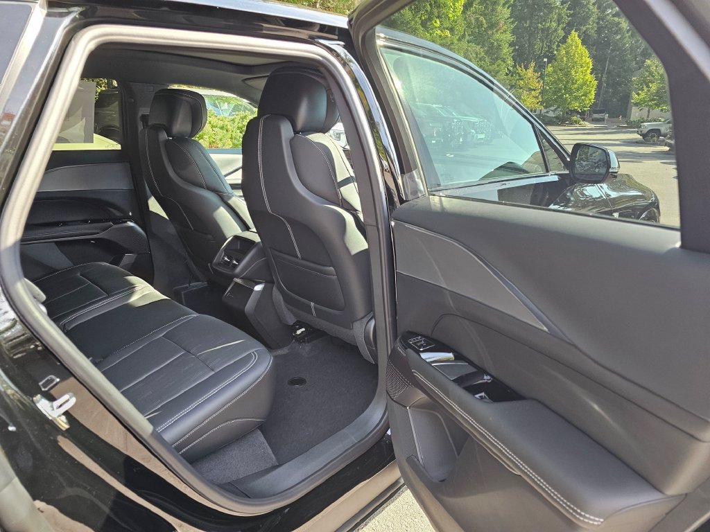 New 2027 Cadillac Lyriq Sport AWD/4WD image 15