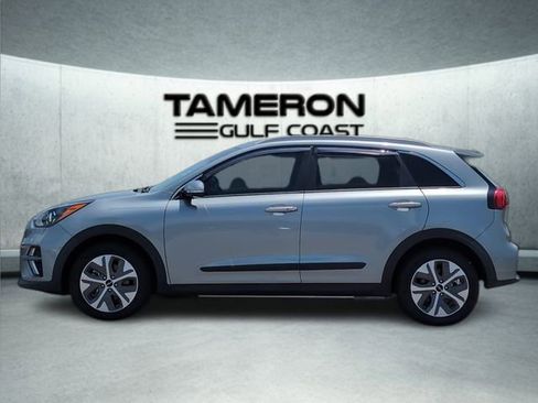 Used 2022 Kia Niro EX Premium FWD image 2