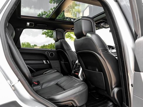 Used 2018 Land Rover Range Rover Sport HSE image 38