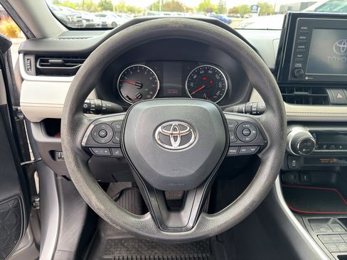 Used 2021 Toyota RAV4 XLE w/ Carpet Mat Package (TMS) AWD/4WD image 9