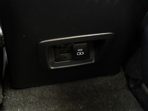 Used 2022 Toyota Corolla Cross LE image 39