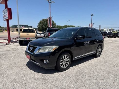 Used 2014 Nissan Pathfinder SL w/ Cargo Package FWD image 2