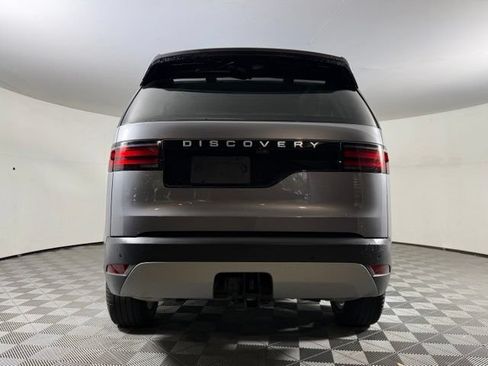 Used 2025 Land Rover Discovery S AWD/4WD image 7