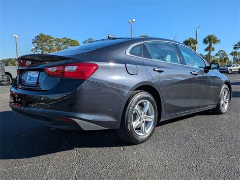 Used 2022 Chevrolet Malibu LS image 4