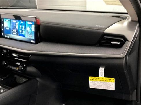 New 2026 Nissan Kicks SV image 30