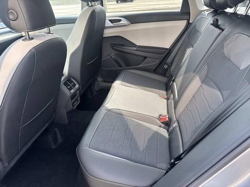 New 2026 Volkswagen Taos SE FWD image 11