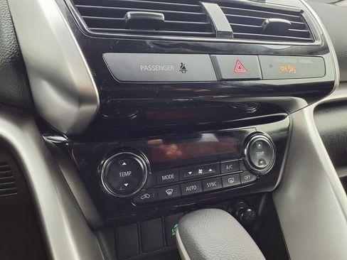 Used 2025 Mitsubishi Eclipse Cross SE image 9