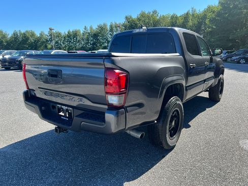 Used 2022 Toyota Tacoma SR image 6