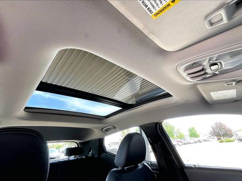 Used 2022 Chevrolet Bolt EUV Premier w/ Sun & Sound Package FWD image 24