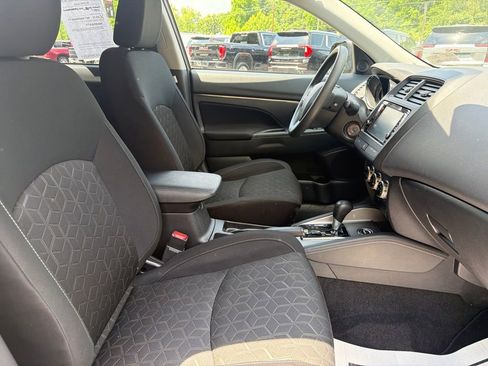 Used 2025 Mitsubishi Outlander Sport ES AWD/4WD image 21