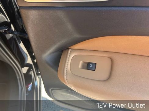 Used 2018 Volvo XC60 T6 Inscription w/ Luxury Seat Package AWD/4WD image 45