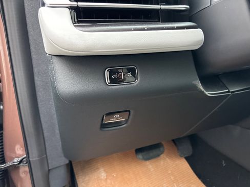 New 2026 Lincoln Navigator Black Label AWD/4WD image 13