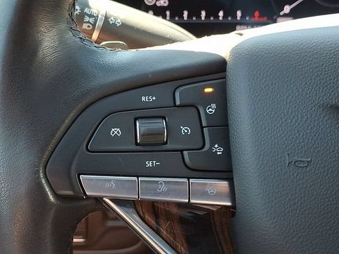 Used 2023 Cadillac Escalade ESV Premium Luxury w/ Performance Package AWD/4WD image 27