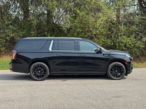 Used 2022 Chevrolet Suburban High Country image 4