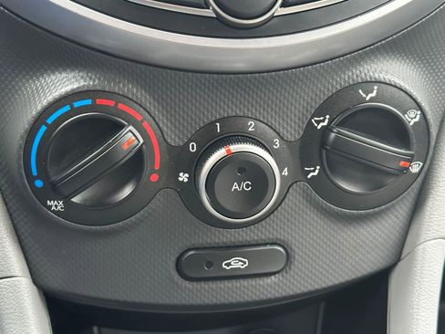 Used 2016 Hyundai Accent SE FWD image 22