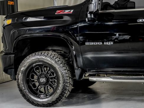 Used 2020 Chevrolet Silverado 2500 LTZ AWD/4WD image 13