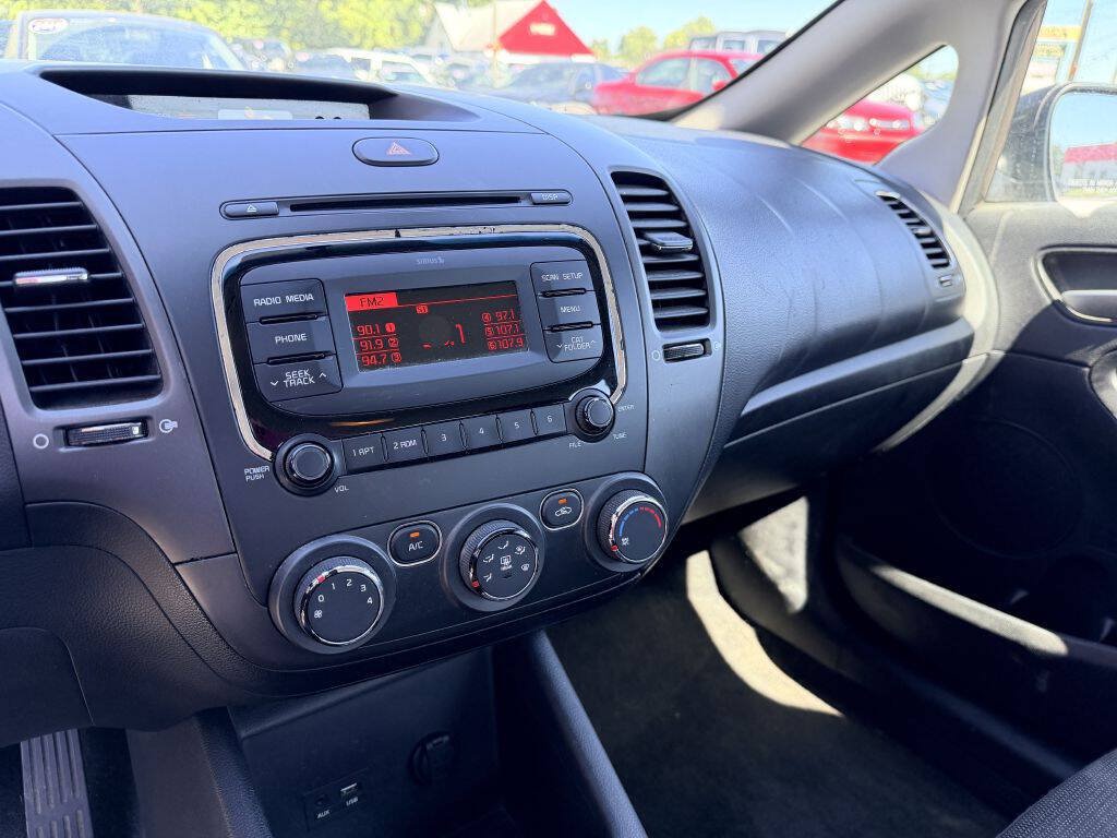 Used 2017 Kia Forte LX FWD image 10