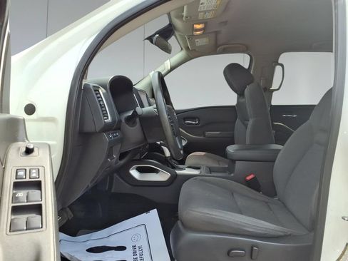 Used 2022 Nissan Frontier SV w/ Technology Package AWD/4WD image 14