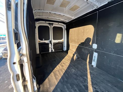 Used 2023 Ford Transit 250 Medium Roof w/ Load Area Protection Package image 26