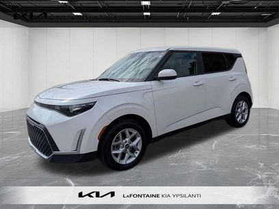 Used 2025 Kia Soul LX w/ LX Technology Package