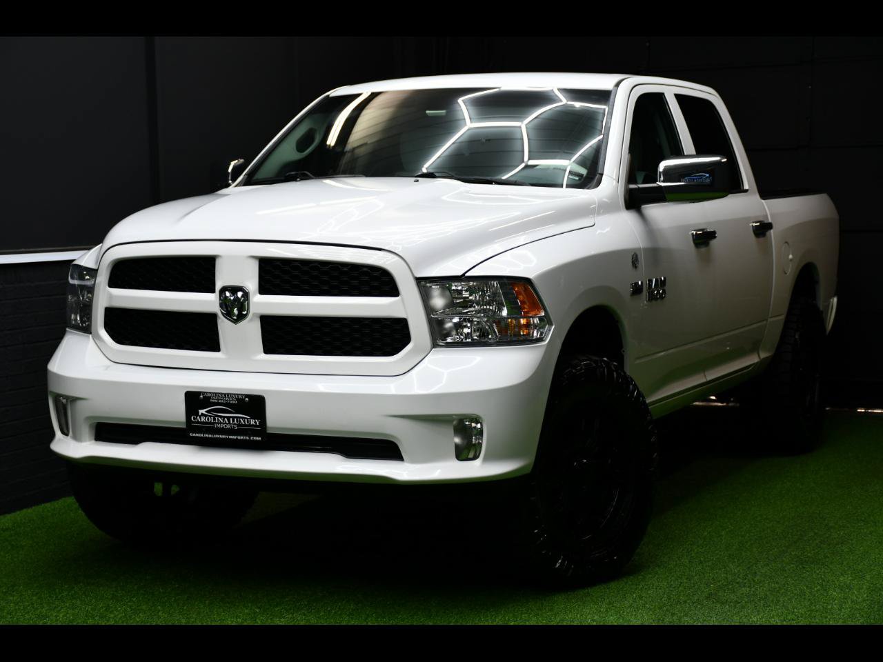 Used 2017 RAM 1500 Express AWD/4WD image 1