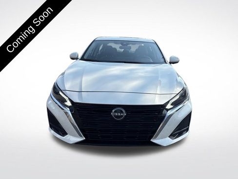 Used 2023 Nissan Altima 2.5 SL FWD image 2