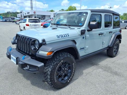 Used 2023 Jeep Wrangler Unlimited w/ Cold Weather Group AWD/4WD image 8