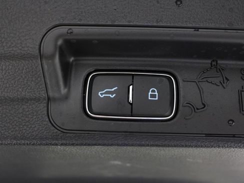 Used 2025 Ford Explorer Active image 15