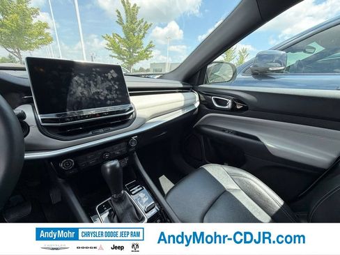 Used 2025 Jeep Compass Limited AWD/4WD image 6