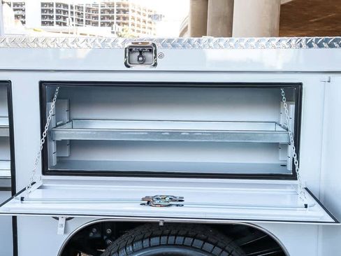 New 2026 Ford F250 XL w/ XL Chrome Package image 30