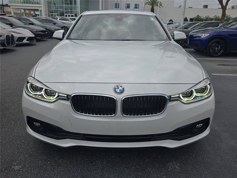 Used 2018 BMW 320i Sedan RWD image 6