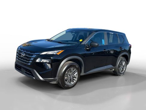 Used 2024 Nissan Rogue S image 1