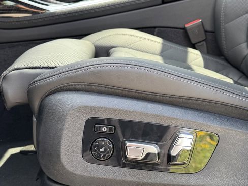 Used 2026 BMW X7 xDrive40i w/ M Sport Package image 17