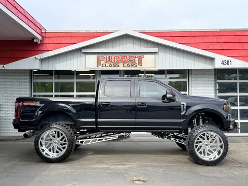 Used 2019 Ford F250 Lariat w/ Lariat Value Package AWD/4WD image 2