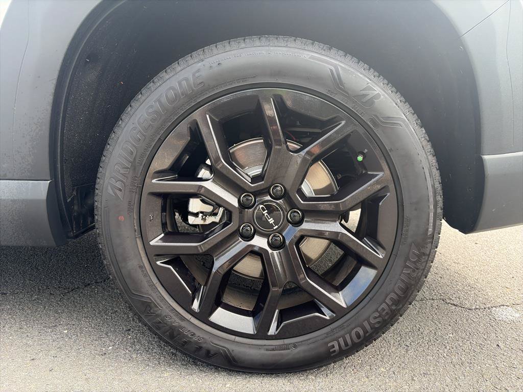 Certified 2025 Honda Pilot Touring image 27