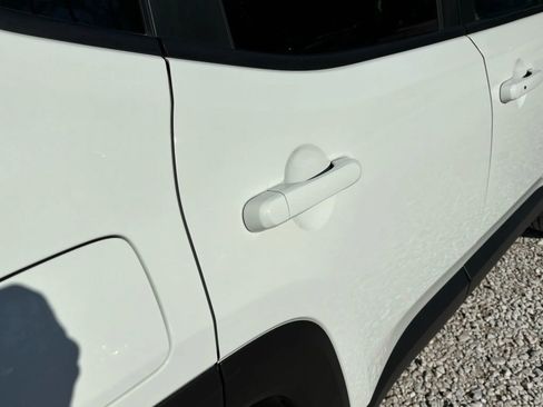 Used 2021 Jeep Renegade Latitude image 22