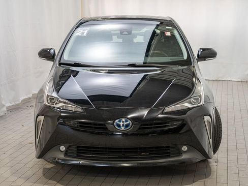 Used 2021 Toyota Prius LE image 3