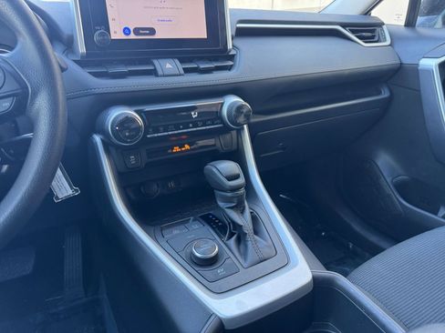 Used 2025 Toyota RAV4 LE image 40