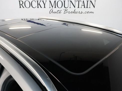 Used 2020 Lincoln Nautilus Reserve AWD/4WD image 12