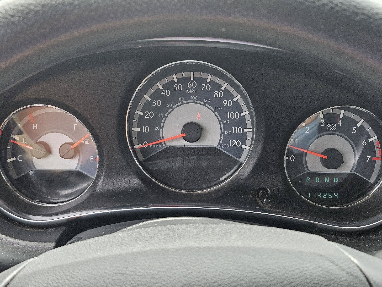 Used 2013 Chrysler 200 LX FWD image 7