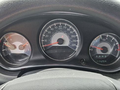 Used 2013 Chrysler 200 LX FWD image 7
